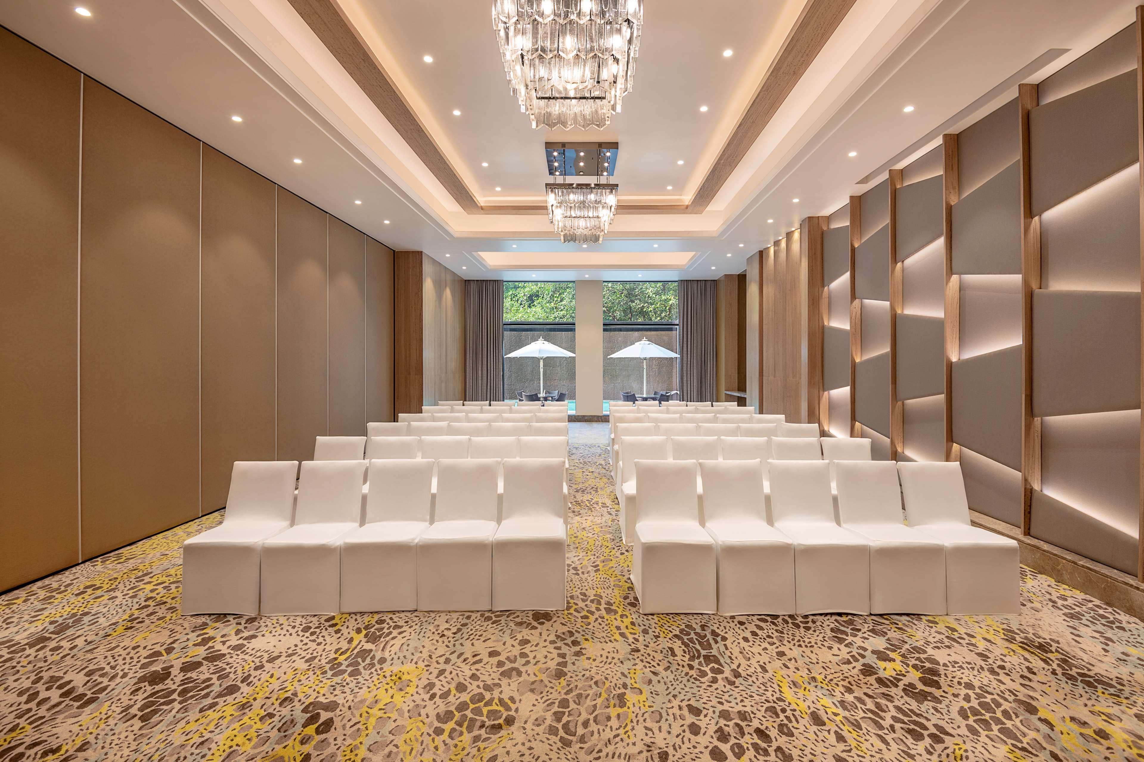 Radisson Mumbai Andheri Midc Exteriör bild The ballroom