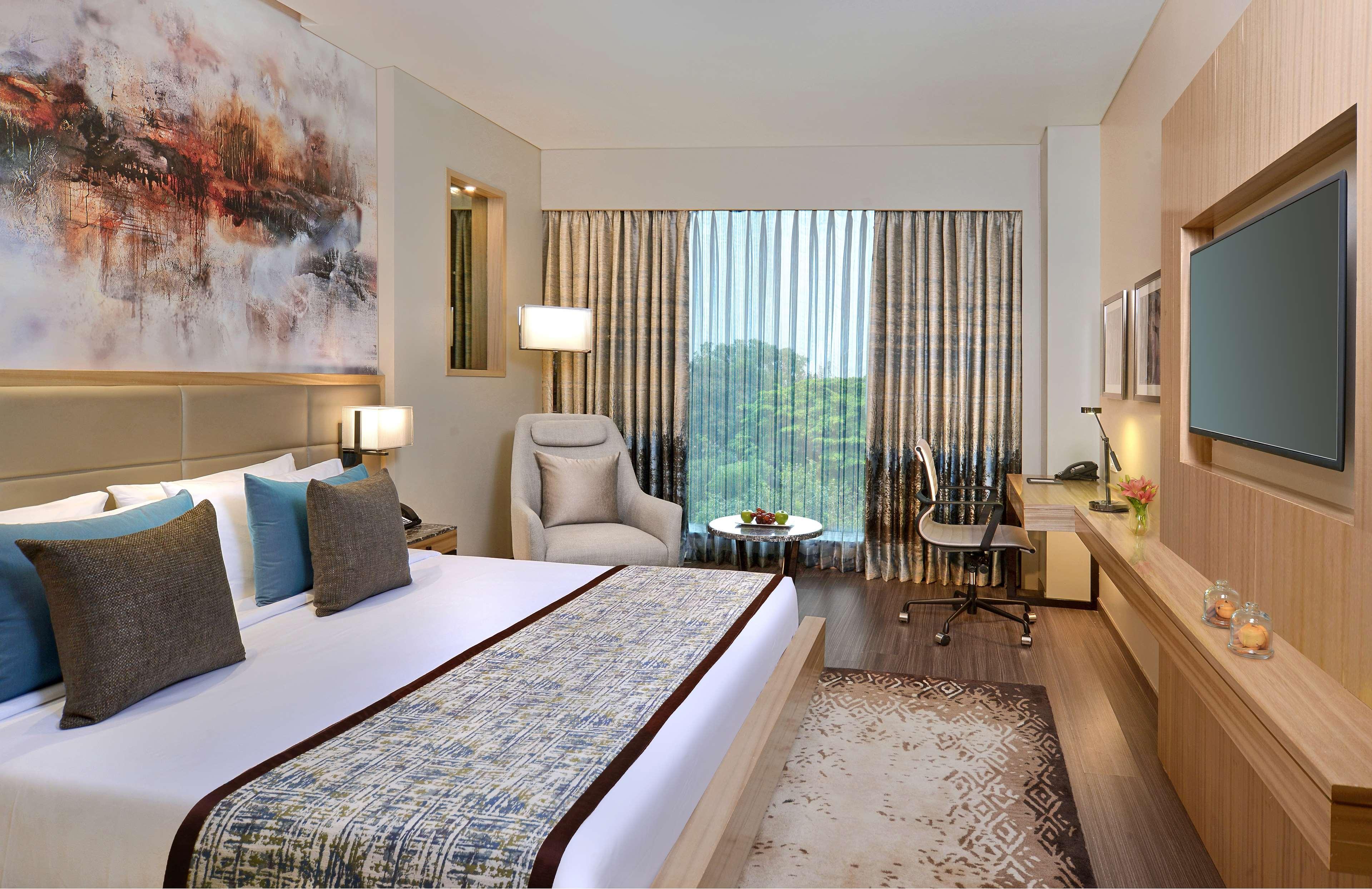 Radisson Mumbai Andheri Midc Exteriör bild