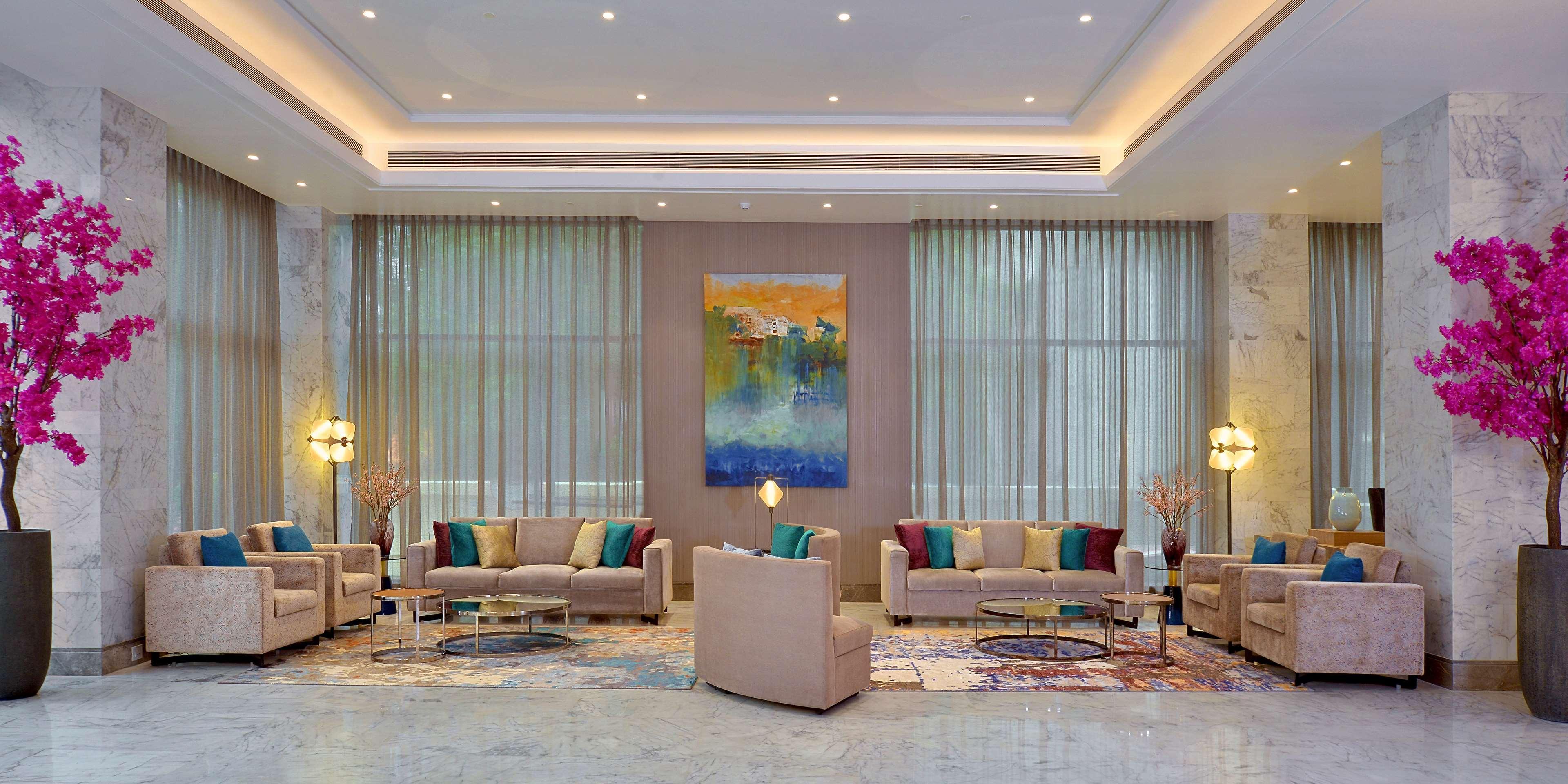 Radisson Mumbai Andheri Midc Exteriör bild Lobby