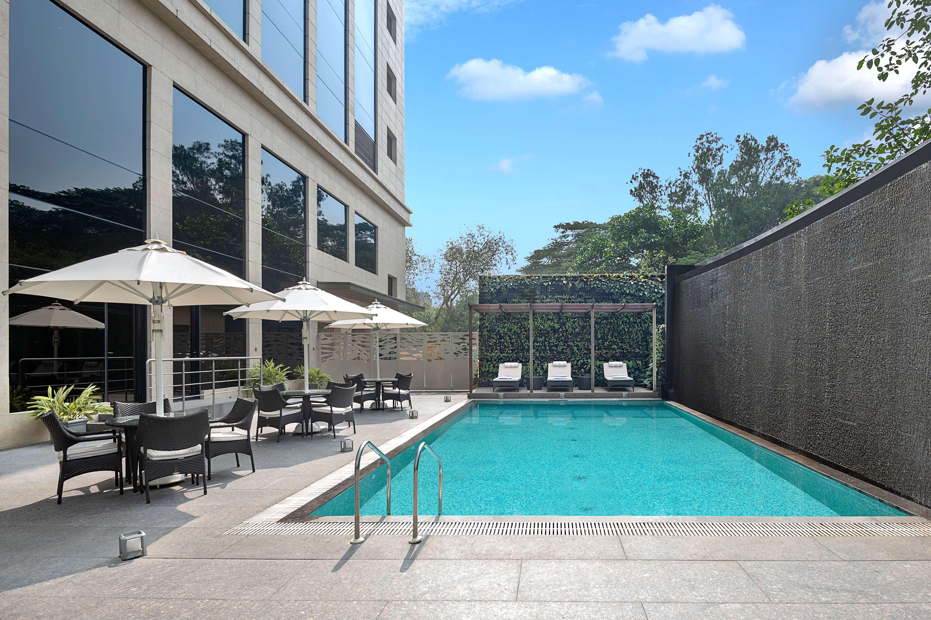 Radisson Mumbai Andheri Midc Exteriör bild The Park, New Delhi